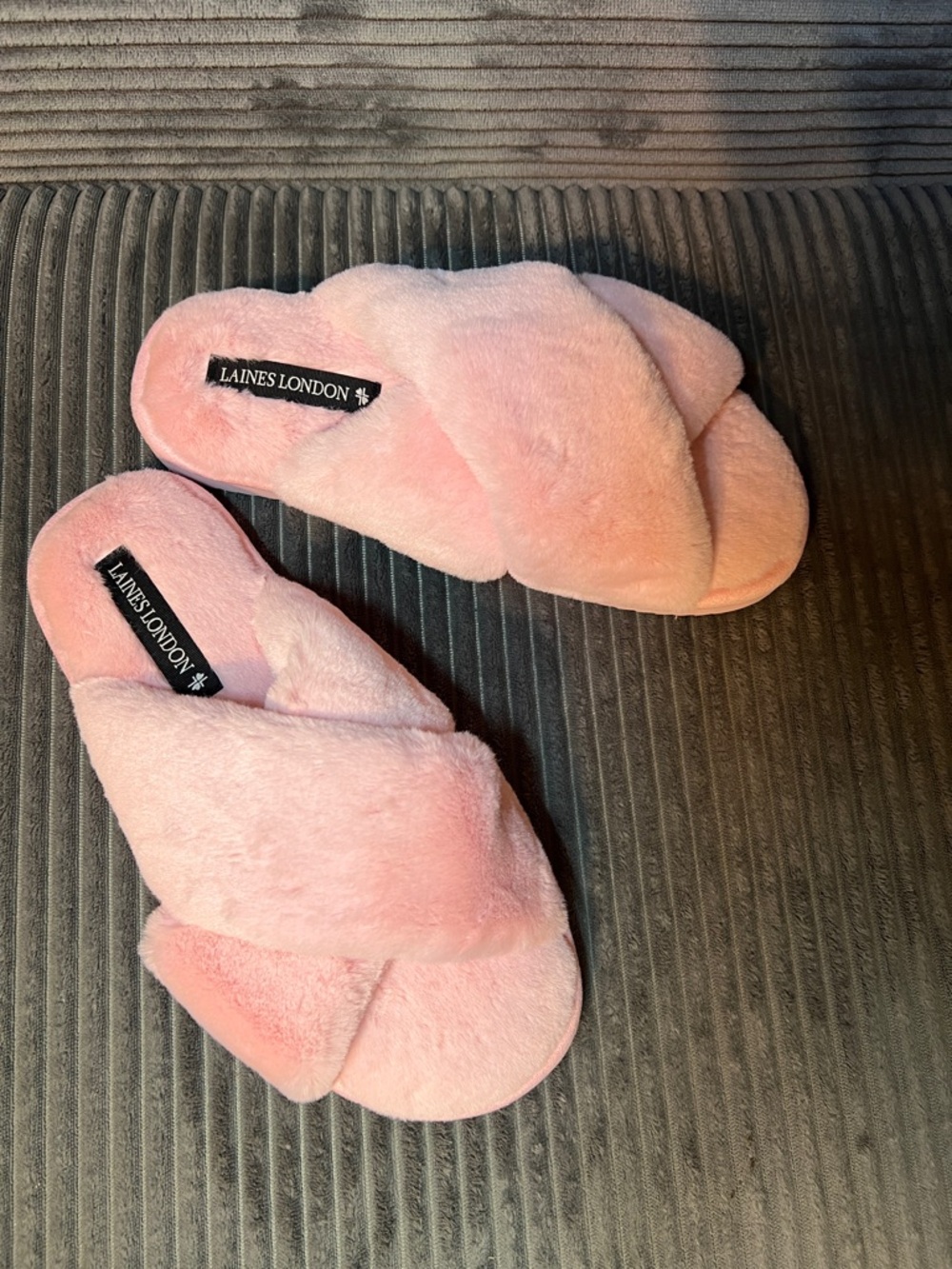 Pink Plush Cross-Band Women's Slippers